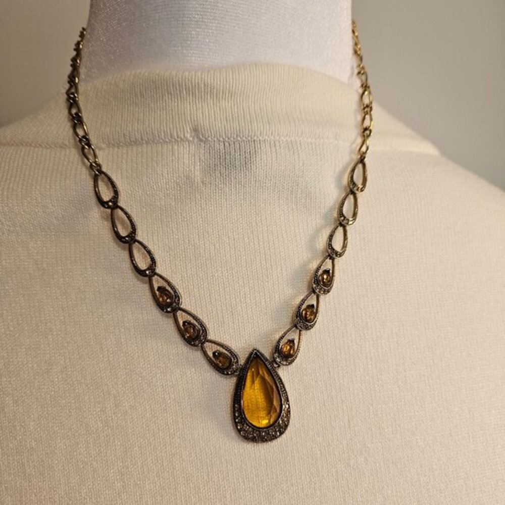 Vintage Monet Faceted Golden Crystal Tears Necklace 18 Inches